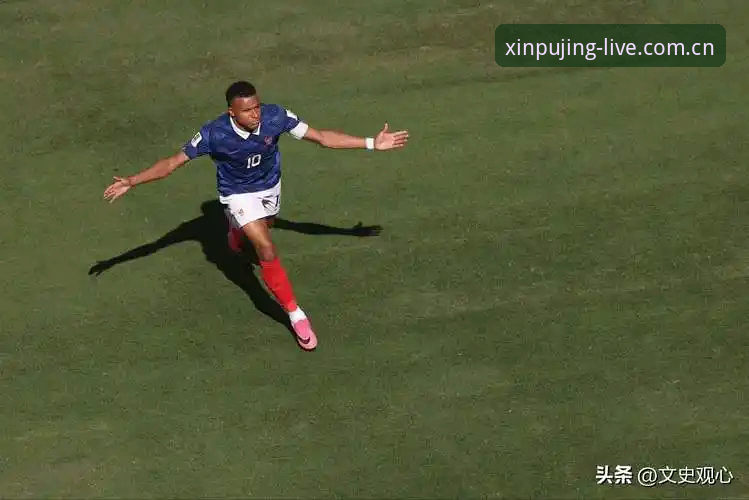 法国3比0伊拉克：一场被雷暴切成两半的足球夜